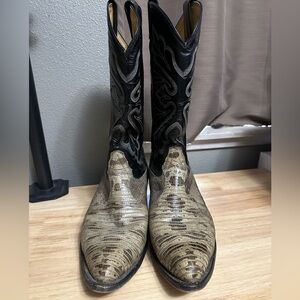 Men's 8 Tony Lama black & snake skin boots